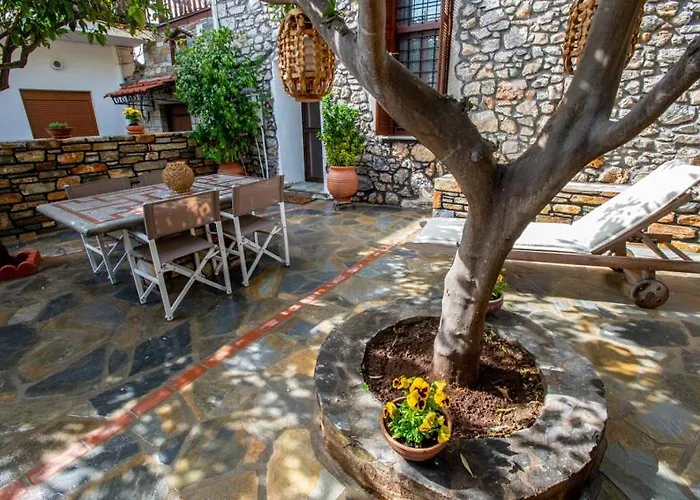 The Backyard Fisherman's House Nyaraló Káto Gadzéa